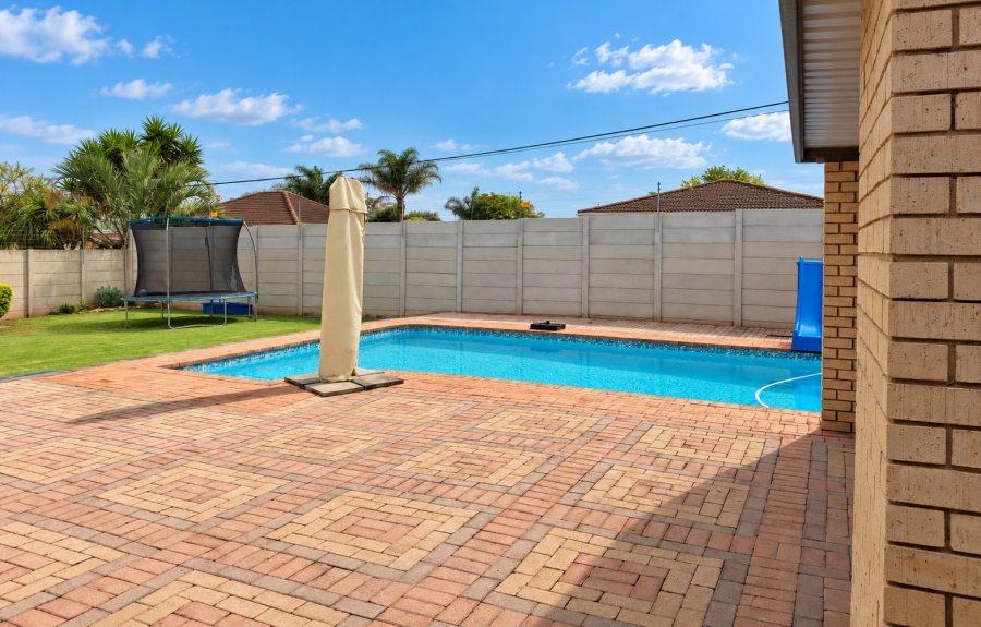 3 Bedroom Property for Sale in Manor Heights Eastern Cape